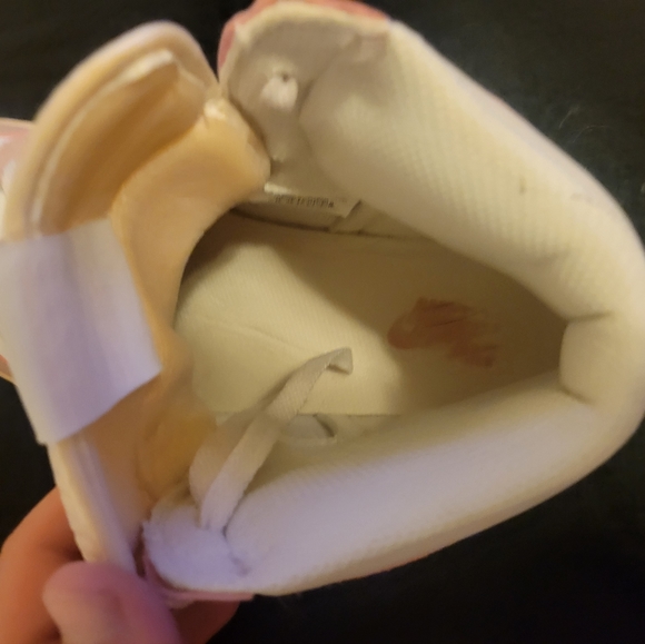 Washed pink jordan 1s - Picture 2 of 6